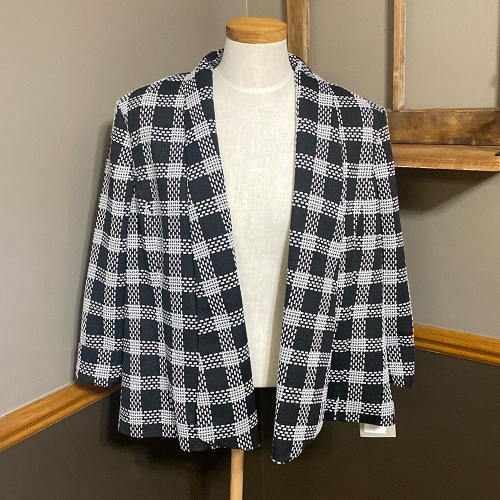 Kasper black & white plaid wide lapel fly away blazer jacket size 18